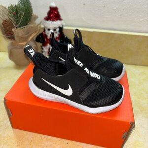 Nike Kids Black and White Flex Runner Sneakers